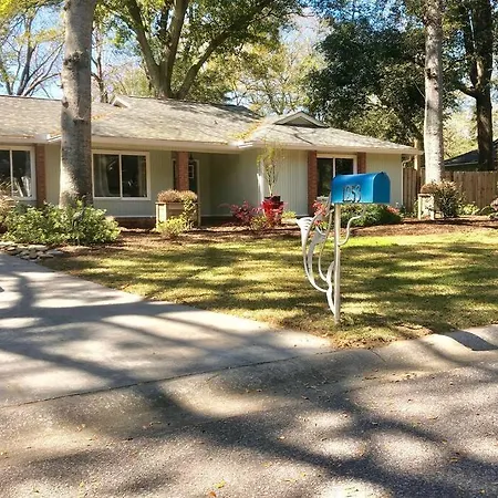 Private Luxury Studio- 10 Mins Downtown And Folly Villa